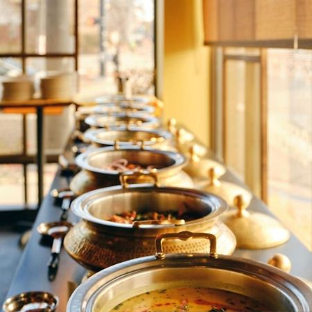 Fabhotel Vat - Meera Bagh 델리 외부 사진