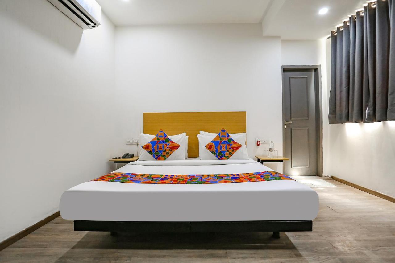 Fabhotel Vat - Meera Bagh 델리 외부 사진