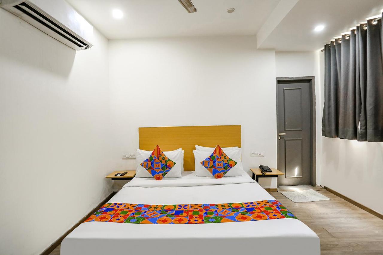 Fabhotel Vat - Meera Bagh 델리 외부 사진