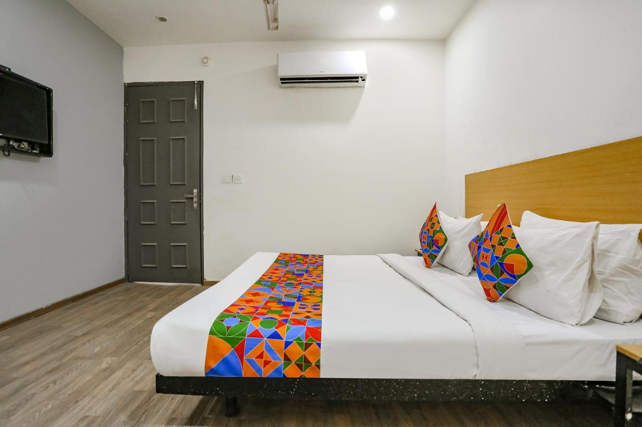 Fabhotel Vat - Meera Bagh 델리 외부 사진